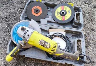 Location Meuleuse 230mm Ryobi à Arcins